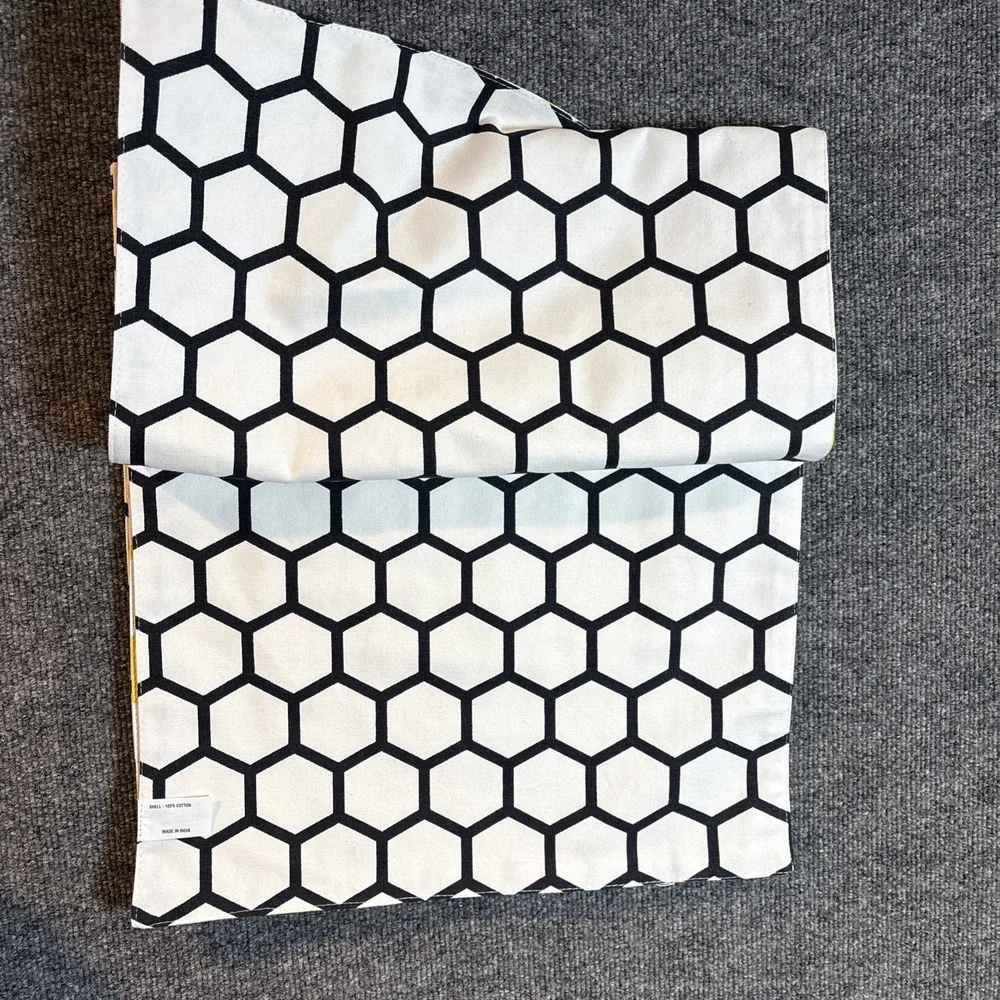 Spring Shop Reversible Honeycomb Table Runner Yellow Black White 16x72‎ Cotton